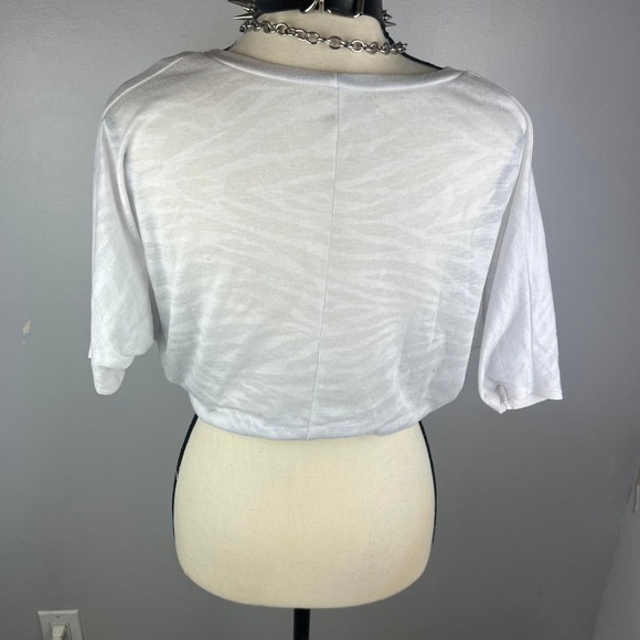 Y2k hello kitty crop top - Picture 2 of 4